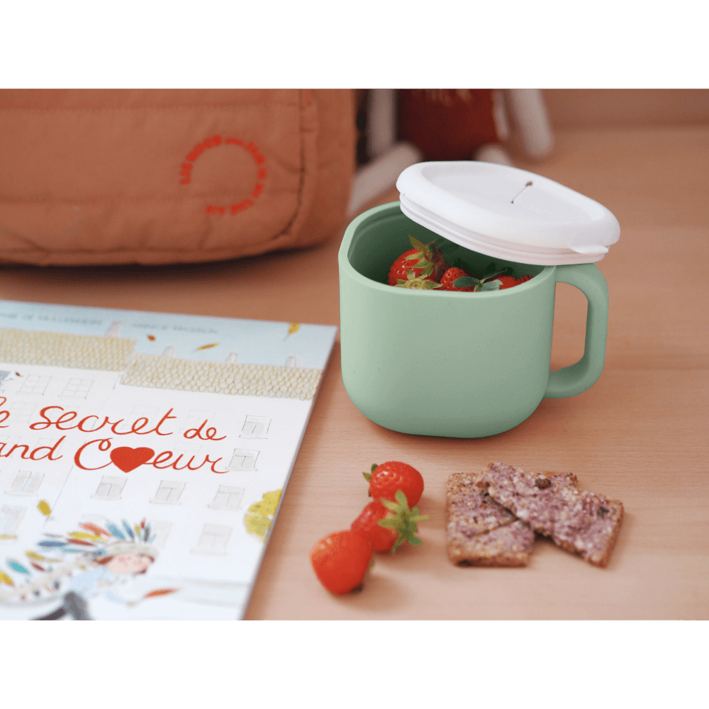Beaba Pick 'N' Snack Container - Ideal for Storing Baby Food and Snacks, Star Shaped and Removable Lid, Wide Handle for Easy Grip, Travel Friendly