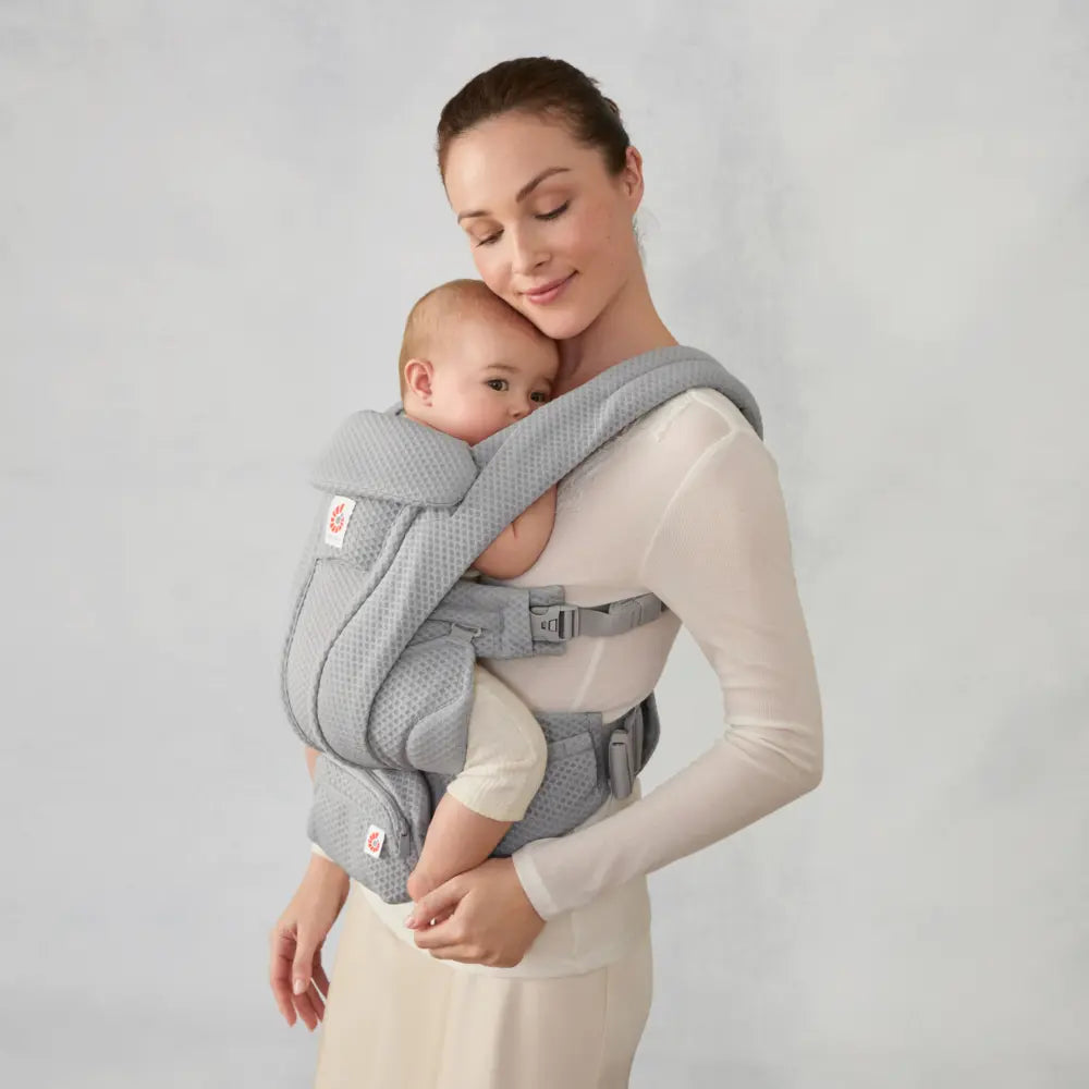Ergobaby Omni Deluxe Baby Carrier, Lightweight Breathable Soft Mesh, Enhanced Lumbar Support, Adjustable Waistbelt & Cross Straps, Privacy Hood, 4 Carry Positions, 6 Storage Pockets, 3-20Kgs, 0-4 years, Pearl  Grey