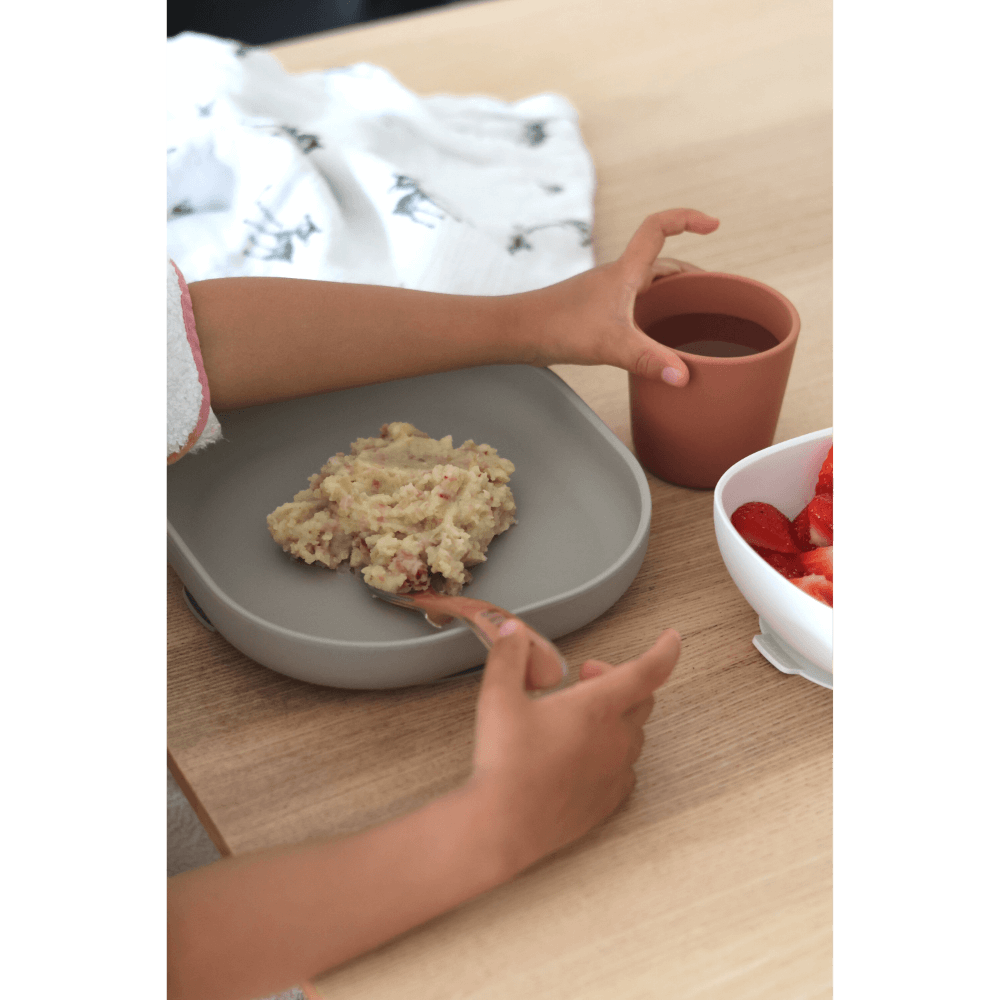 Beaba Silicone 4 Piece Baby Meal Set – Suction Plate, Suction Bowl, Anti-Slip Cup & 2nd Stage Spoon, Non-Slip, Unbreakable, Easy to Clean, BPA-Free Baby Feeding Set for Mess-Free Mealtime Essentials, 4M+