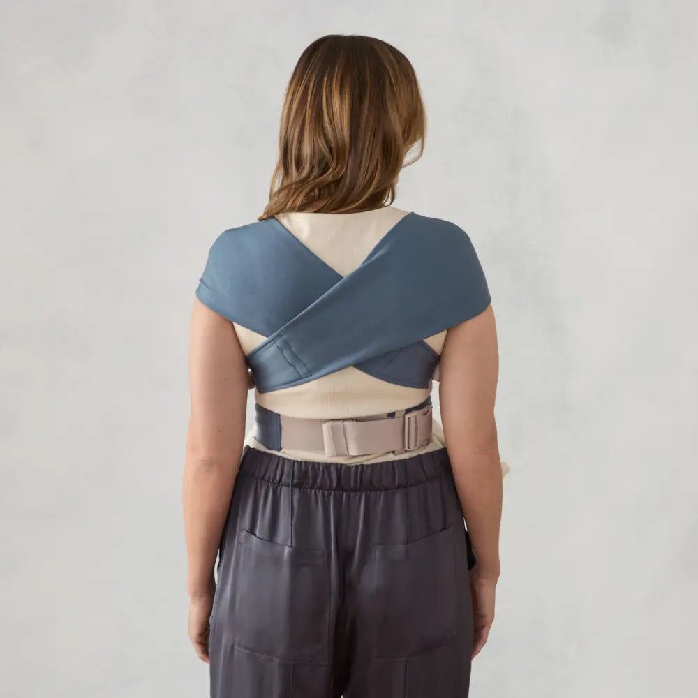 Ergobaby Embrace Newborn Baby Carrier, Soft, Cosy & Lightweight Newborn Ready Carrier, Ergonomic “M” Position, Padded Head & Neck Support, Adjustable Waistbelt & Cross Straps, 2 Carry Positions, Easy to Use, 3-11 Kgs, 0-12 Months