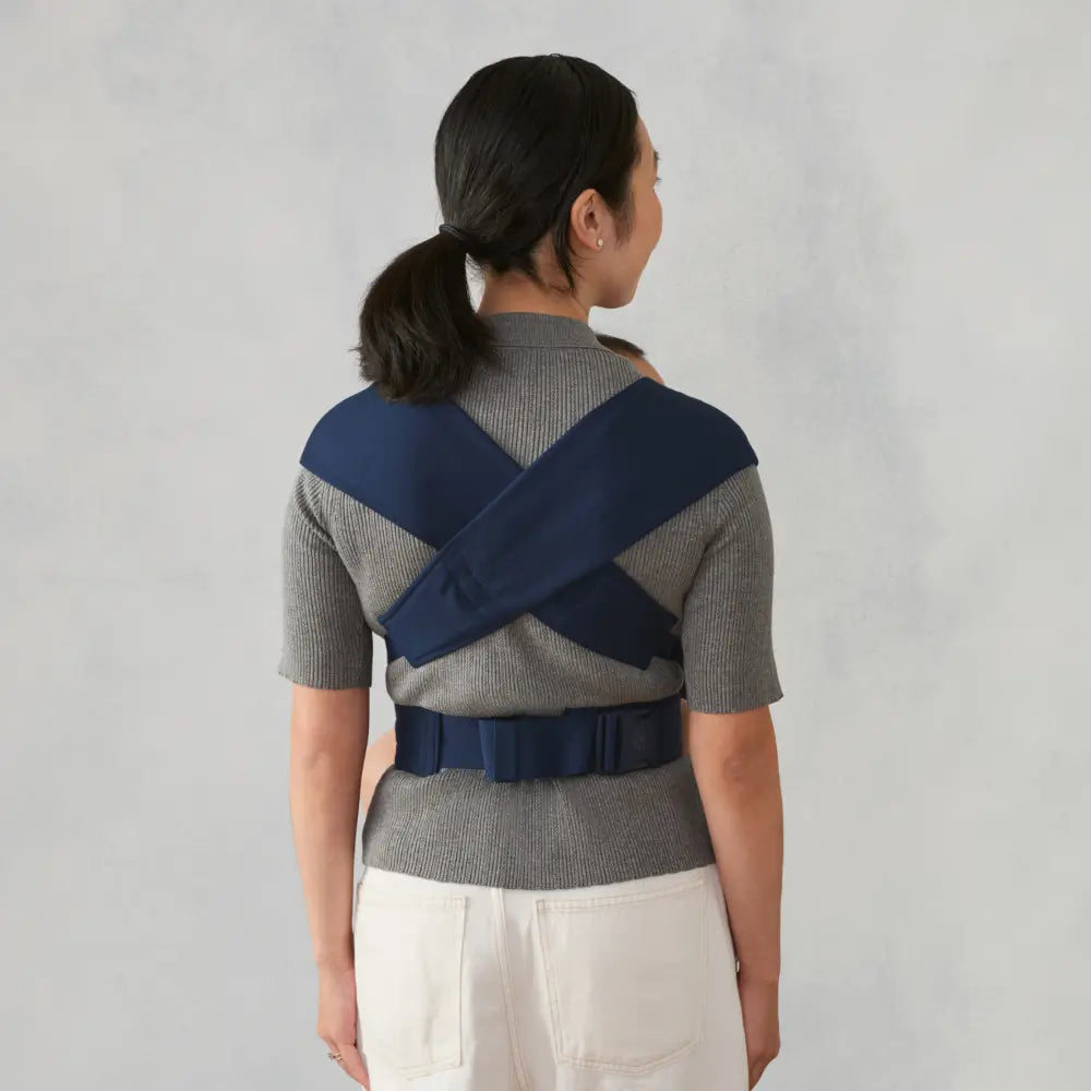 Ergobaby Embrace Newborn Baby Carrier, Soft, Cosy & Lightweight Newborn Ready Carrier, Ergonomic “M” Position, Padded Head & Neck Support, Adjustable Waistbelt & Cross Straps, 2 Carry Positions, Easy to Use, 3-11 Kgs, 0-12 Months, Midnight Blue