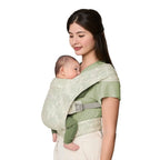 Ergobaby Embrace Newborn Baby Carrier, Soft, Cosy & Lightweight Newborn Ready Carrier, Ergonomic “M” Position, Padded Head & Neck Support, Adjustable Waistbelt & Cross Straps, 2 Carry Positions, Easy to Use, 3-11 Kgs, 0-12 Months