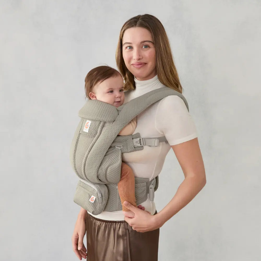 Ergobaby Omni Deluxe Baby Carrier, Lightweight Breathable Soft Mesh, Enhanced Lumbar Support, Adjustable Waistbelt & Cross Straps, Privacy Hood, 4 Carry Positions, 6 Storage Pockets, 3-20Kgs, 0-4 years, Soft Olive