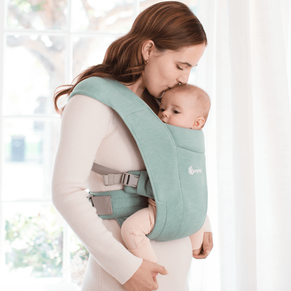 Ergobaby Embrace Newborn Baby Carrier, Soft, Cosy & Lightweight Newborn Ready Carrier, Ergonomic “M” Position, Padded Head & Neck Support, Adjustable Waistbelt & Cross Straps, 2 Carry Positions, Easy to Use, 3-11 Kgs, 0-12 Months