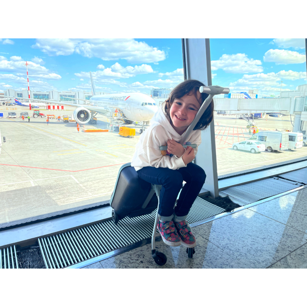 Beaba Ride On Cabin Luggage Suitcase with Child Seat, Aged 4 and Above, Expandable Large Opening Capacity 22 L, Multiple Compartments Practical