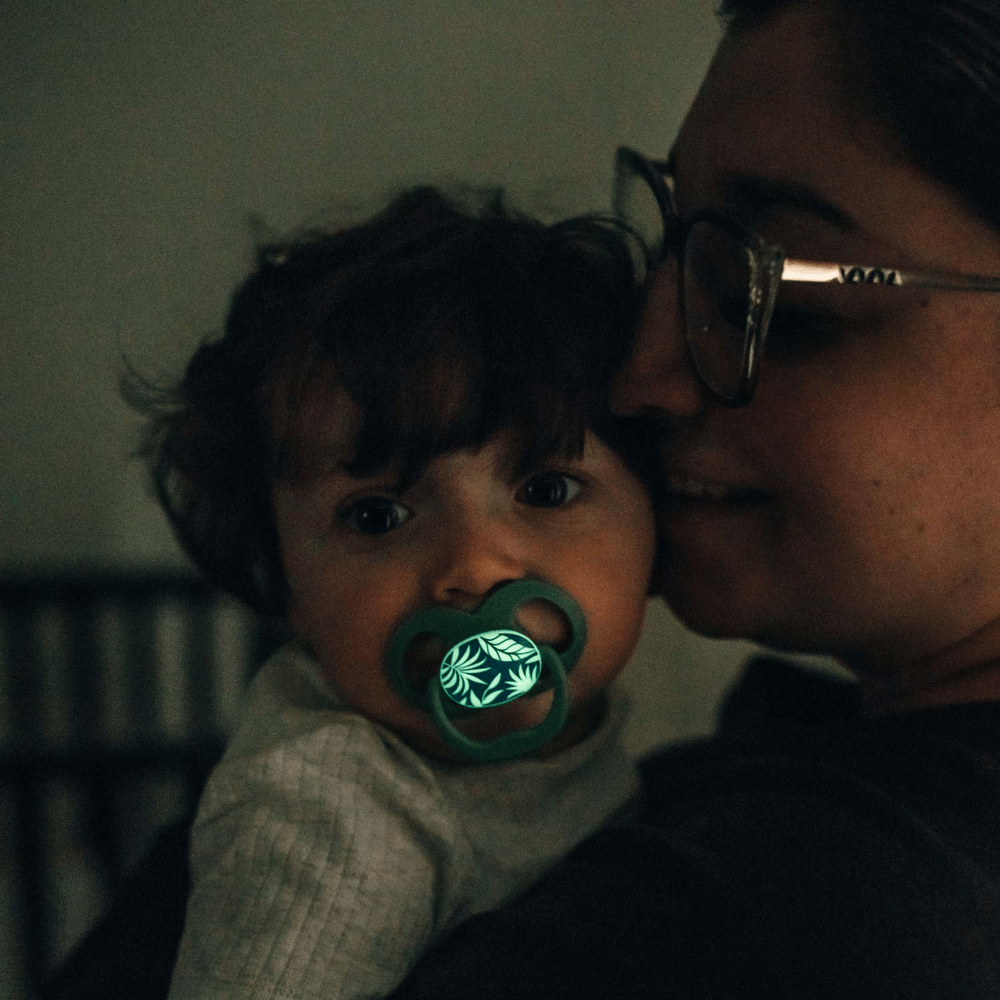Dr. Brown's Advantage Stage 2 Glow in the Dark Pacifier (Pack of 2)