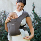 Ergobaby Embrace Newborn Baby Carrier, Soft, Cosy & Lightweight Newborn Ready Carrier, Ergonomic “M” Position, Padded Head & Neck Support, Adjustable Waistbelt & Cross Straps, 2 Carry Positions, Easy to Use, 3-11 Kgs, 0-12 Months