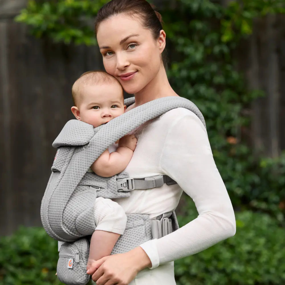 Ergobaby Omni Deluxe Baby Carrier, Lightweight Breathable Soft Mesh, Enhanced Lumbar Support, Adjustable Waistbelt & Cross Straps, Privacy Hood, 4 Carry Positions, 6 Storage Pockets, 3-20Kgs, 0-4 years, Pearl  Grey