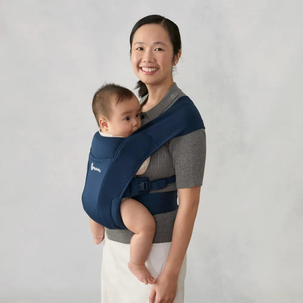 Ergobaby Embrace Newborn Baby Carrier, Soft, Cosy & Lightweight Newborn Ready Carrier, Ergonomic “M” Position, Padded Head & Neck Support, Adjustable Waistbelt & Cross Straps, 2 Carry Positions, Easy to Use, 3-11 Kgs, 0-12 Months, Midnight Blue