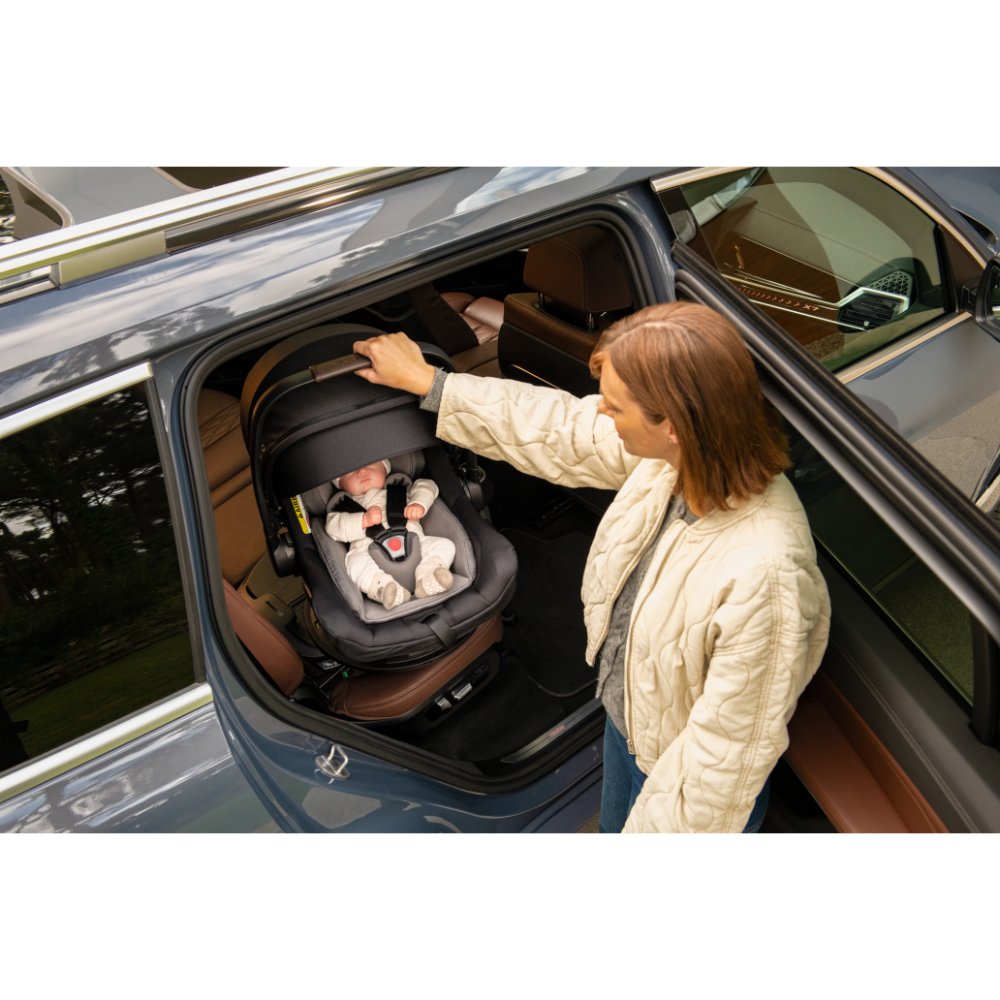 Nuna Base Curv ISOFIX Car Seat Base-Smart Swivel Lock- Button For 360 Degrees Rotation Adjustment-With Steel Stability Leg-Caviar