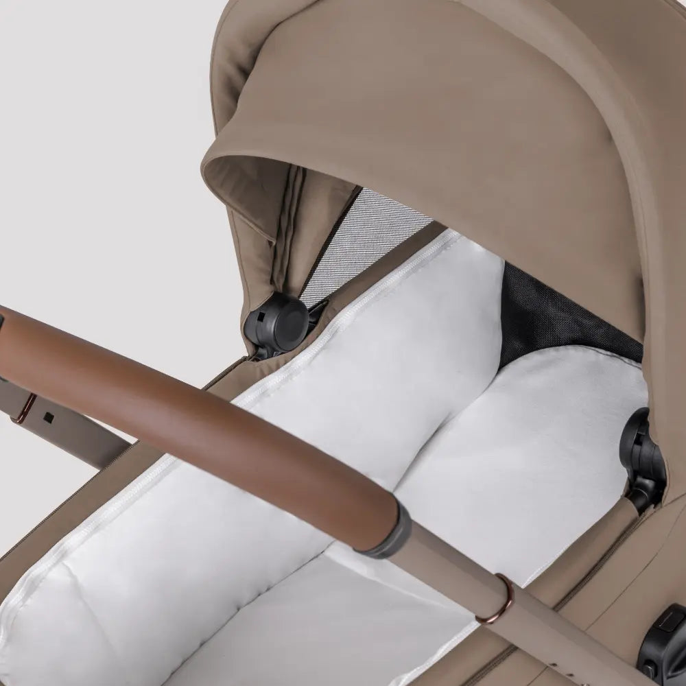 Silver Cross Breez Reversible Carry Cot Flat Recline|Height Adjustable Seat|Easy Fold|Rain Cover |0 to 6MY |Upto 9Kg - Champagne