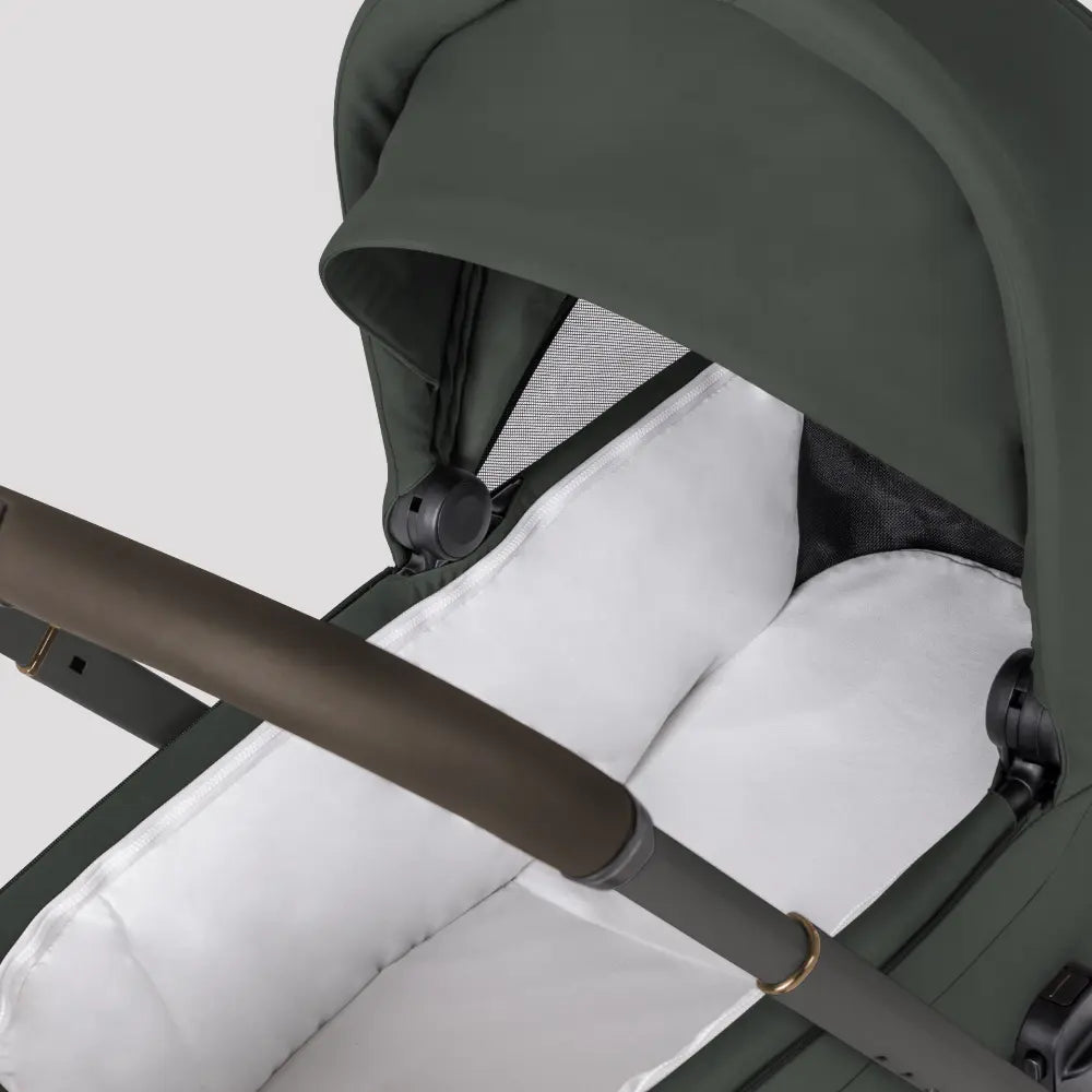 Silver Cross Breez Reversible Carry Cot Flat Recline|Height Adjustable Seat|Easy Fold|Rain Cover |0 to 6MY |Upto 9Kg - Pewter