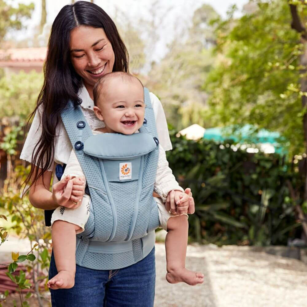 Ergobaby Omni Breeze Baby Carrier - Lightweight Newborn to Toddler Carrier with Breathable Soft Mesh, Enhanced Lumbar Support,  Adjustable Waistbelt & Cross Straps, Privacy Hood, 4 Carry Positions, 3-20Kgs, Birth - 4 Years